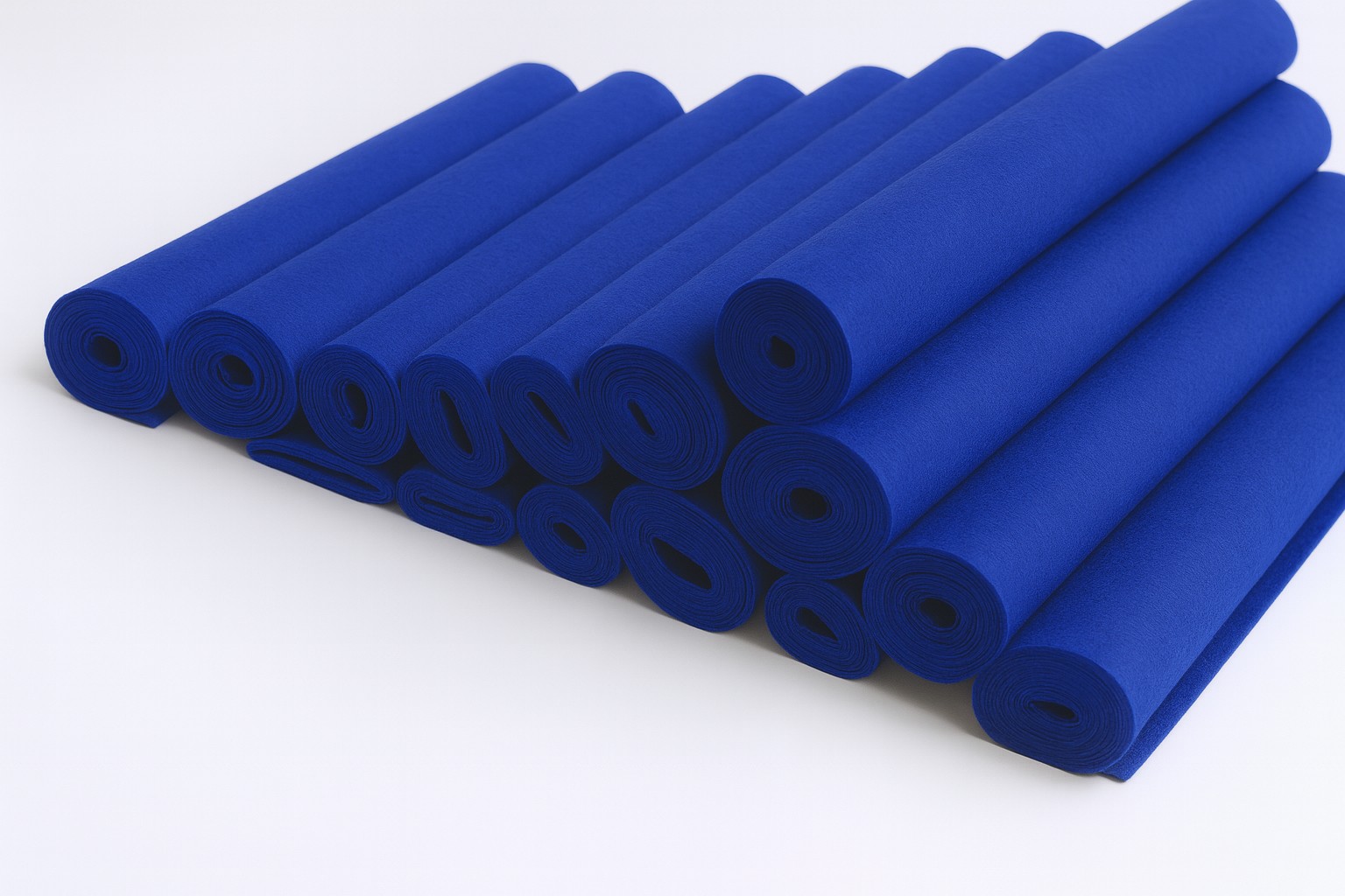 Bastelfilz 150g/m², 45cmx5m, 1 Rolle ultramarin