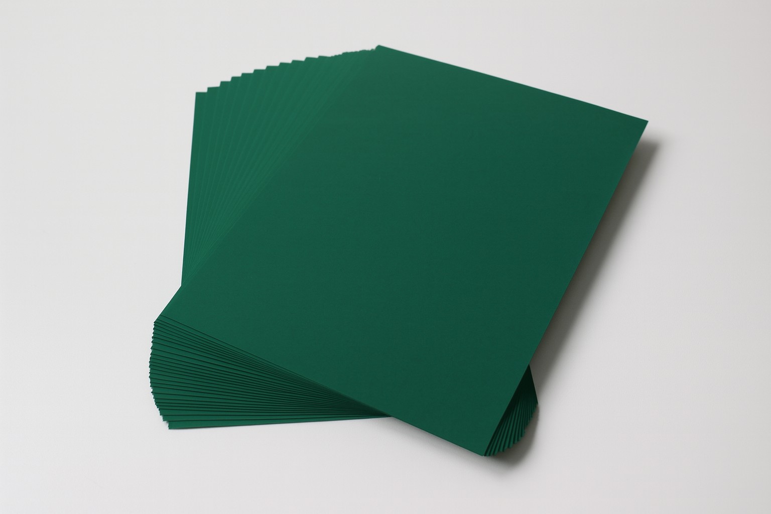 Tonkarton 50x70cm, 25 Bogen dunkelgrün