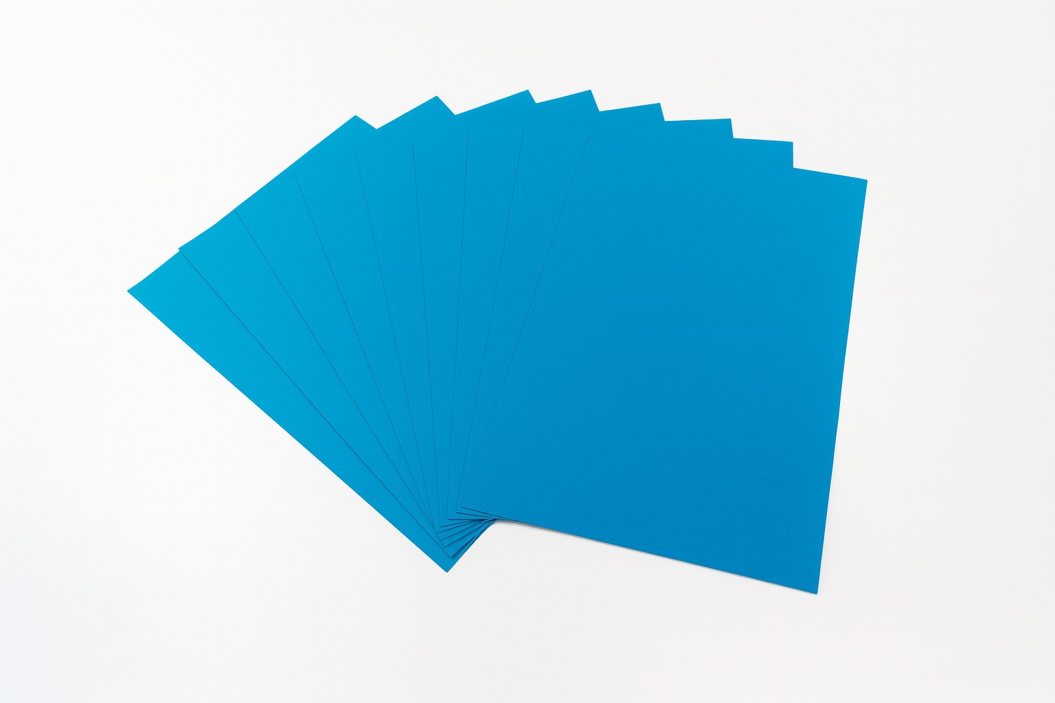 Fotokarton 50x70cm, 10 Bogen mittelblau